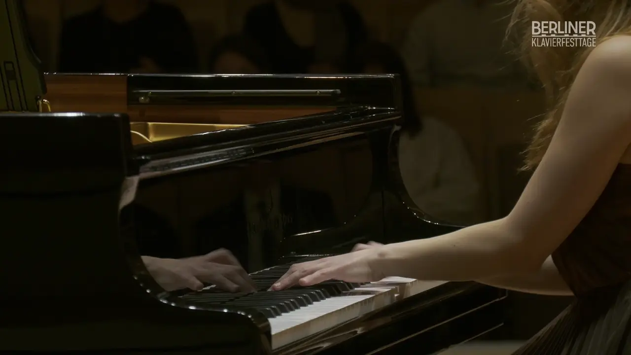 Beethoven: Piano Sonata No. 30 in E Major, op. 109 | Floriana Iovino