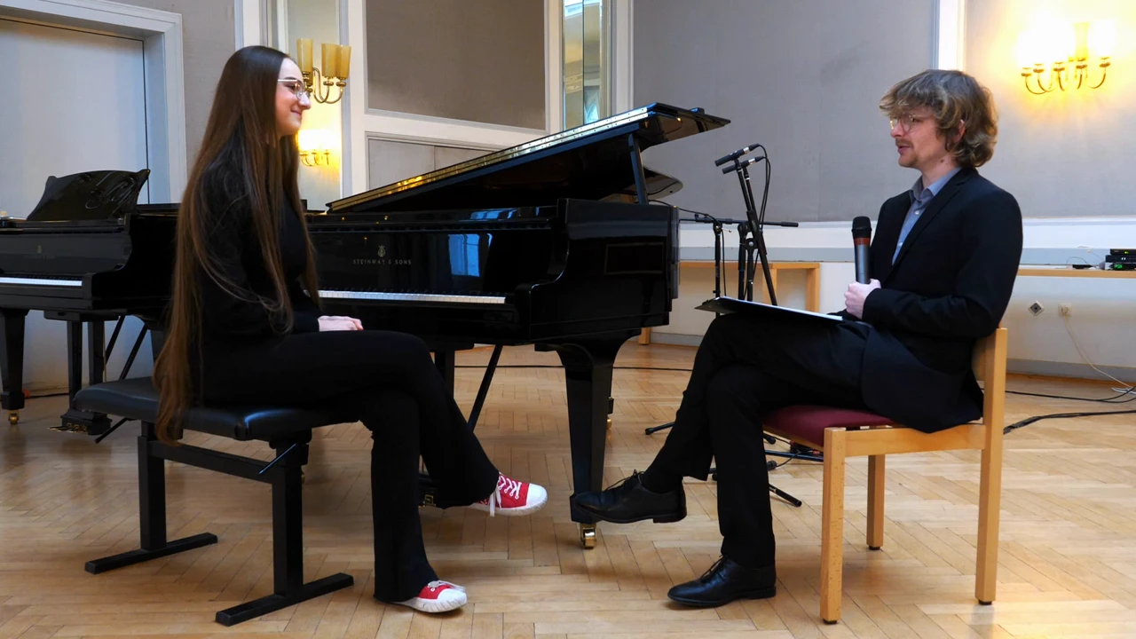 Interview with Halleli Smoly